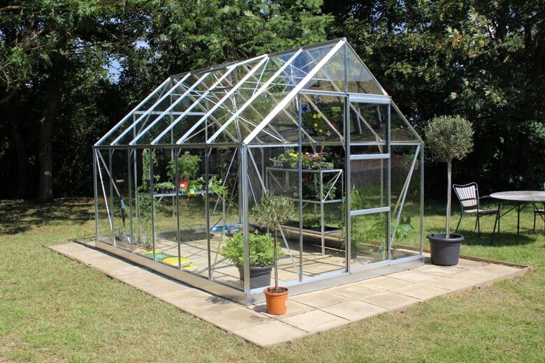 Universal 128 sidabrinis (9,9 m2; 2,57 x 3,84 m) + pamatas 